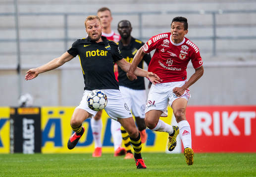 s Sebastian Larsson