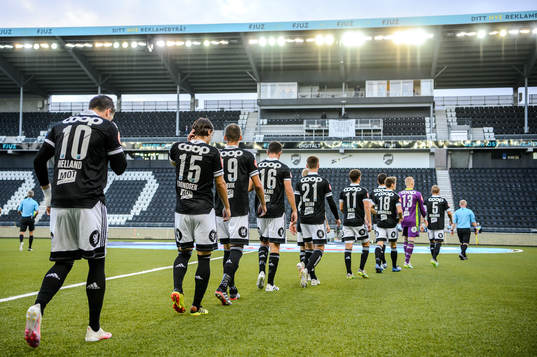 Pål André Helland of Rosenborg with teammates
