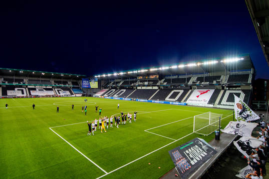 Players and staff of Odd celebrate