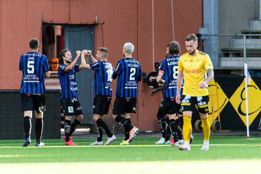 Sirius Axel Björnström jublar