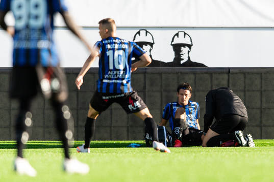 Sirius Stefano Vecchia får behandling vid sidan av planen