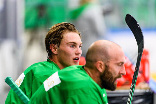 Nils Höglander och Taylor Matson