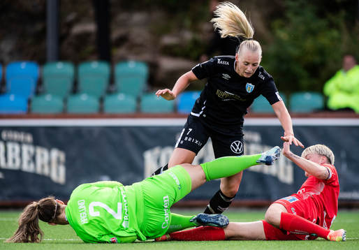 Göteborgs Stina Blackstenius mot Linköpings målvakt