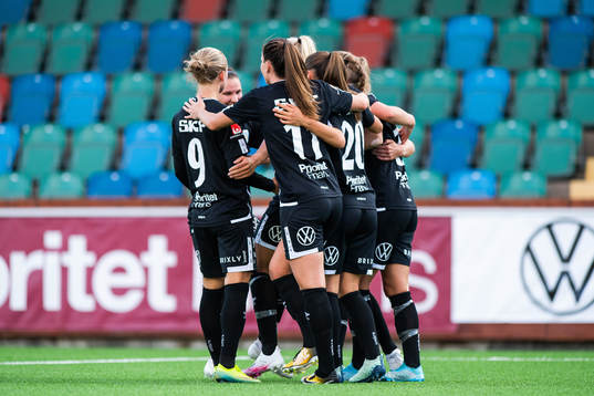 Göteborgs Filippa Curmark och Pauline Hammarlund jublar