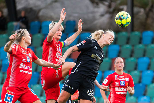Göteborgs Stina Blackstenius gör 1-0