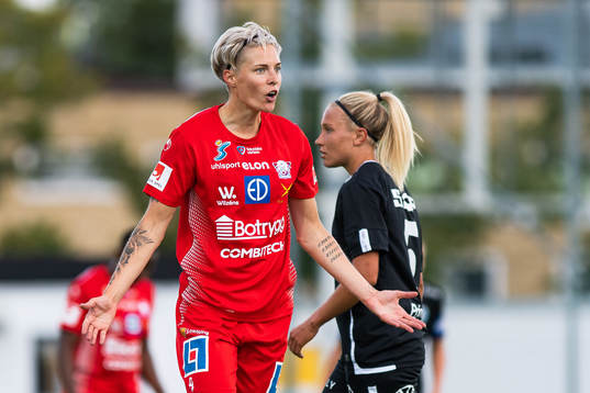 Linköpings Lina Hurtig reagerar