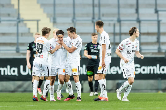 Örgrytes Kevin Ackermann jublar