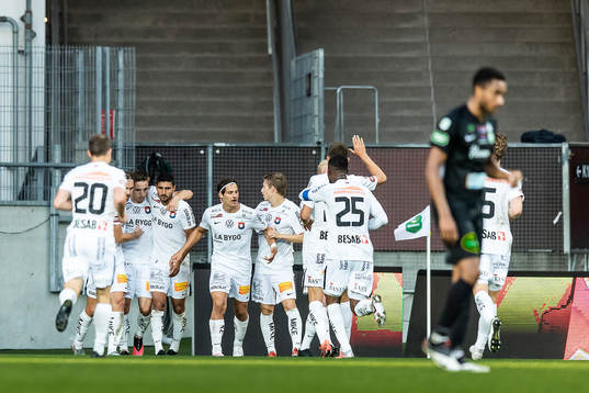 Örgrytes Lukas Browning Lagerfeldt jublar
