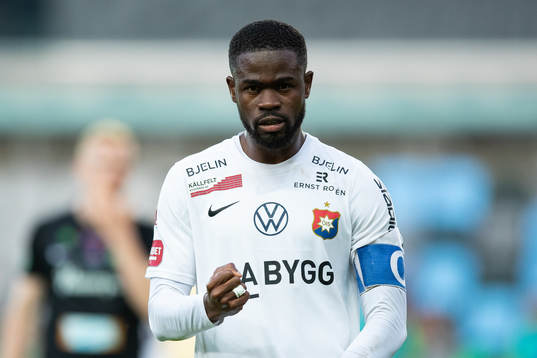 Örgrytes Abdul Razak jublar