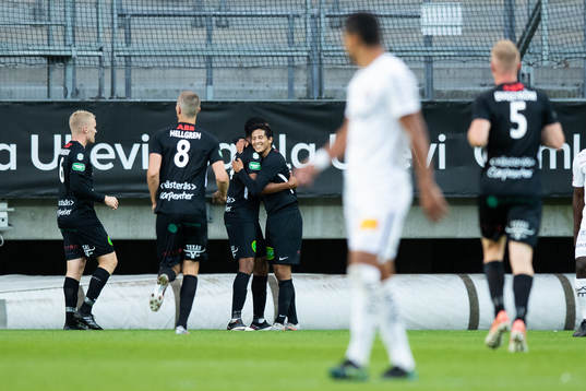 Västerås Brian Span jublar med lagkamrater
