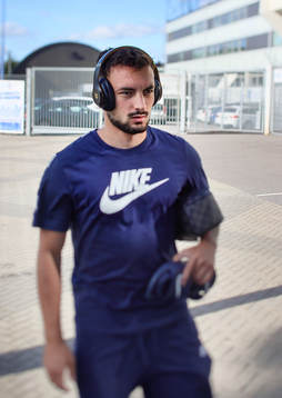 IFK Norrköpings Sead Haksabanovic på väg till