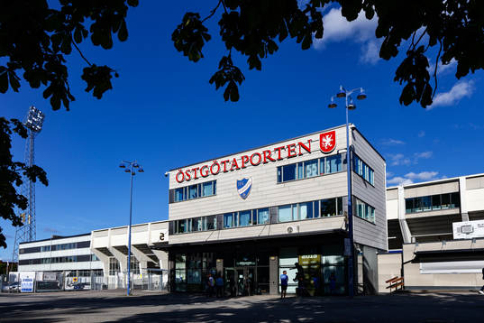 Östgötaporten före fotbollsmatchen i Allsvenskan mellan