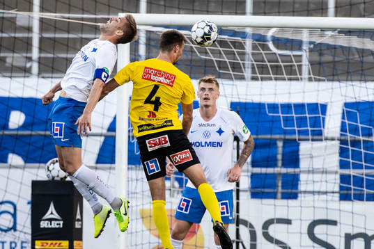 Mjällbys Max Watson mot IFK Norrköpings Christoffer Nyman