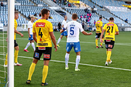 IFK Norrköpings Christoffer Nyman reagerar