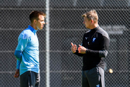 Jonas Knudsen och tränare Jon Dahl Tomasson