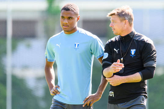 Amin Sarr och tränare Jon Dahl Tomasson