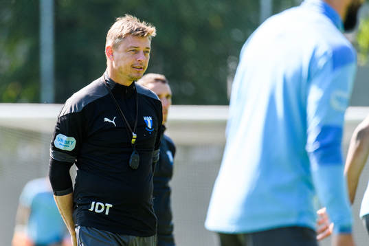 Tränare Jon Dahl Tomasson