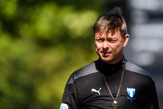 Tränare Jon Dahl Tomasson