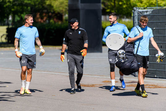 Målvakt Johan Dahlin, målvaktstränaren Jonnie Fedelm