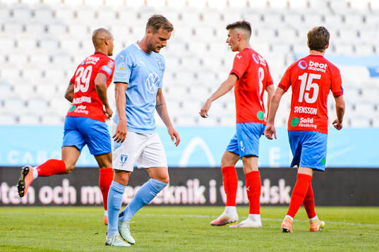 Malmö FFs Eric Larsson deppar