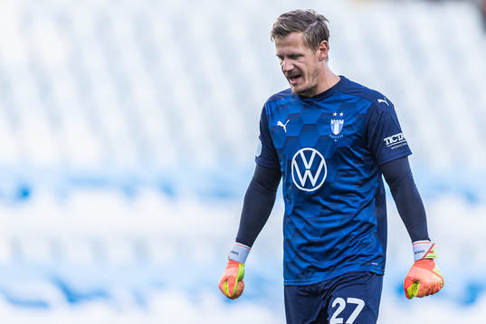 Malmö FFs målvakt Johan Dahlin jublar