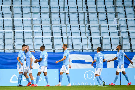 Malmö FFs spelare jublar med Anel Ahmedhodzic