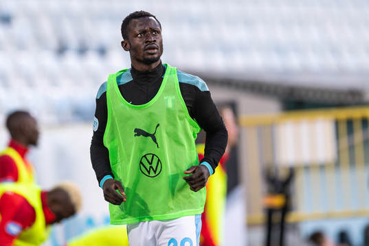 Malmö FFs Bonke Innocent värmer upp