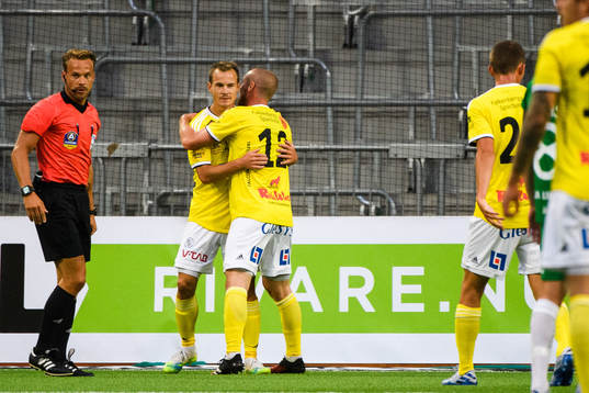 Falkenbergs Anton Wede jublar