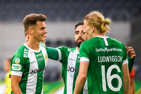 Hammarbys Alexander Kacaniklic jublar