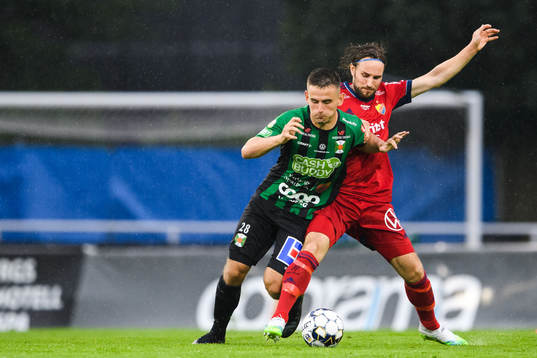 Varbergs Erion Sadiku och Djurgårdens Kevin Walker