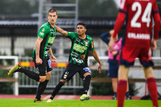 Varbergs Jon Birkfeldt och Keanin Ayer Boya jublar