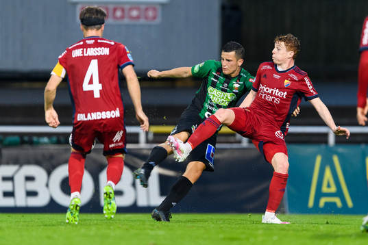 Varbergs Astrit Selmani och Djurgårdens Aslak Witry