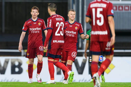 Djurgårdens Aslak Witry och Elliot Käck jublar
