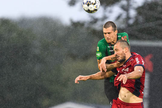 Varbergs Jon Birkfeldt och Djurgårdens Emir Kujovic