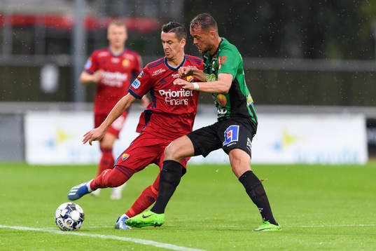 Djurgårdens Haris Radetinac och Varbergs Albert Ejupi