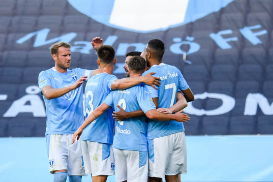 Malmö FFs Ola Toivonen jublar med Jo Inge Berget