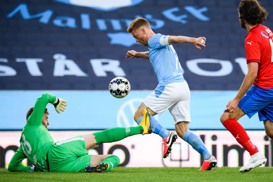 Malmö FFs Anders Christiansen oroar framför Helsingborgs