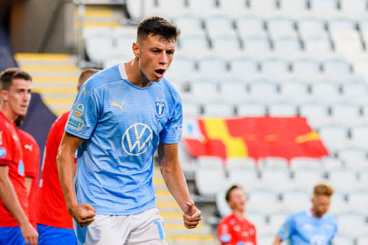 Malmö FFs Anel Ahmedhodzic jublar