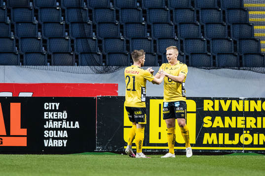 Elfsborgs Per Frick gör 1-0 och jublar med Rasmus Alm