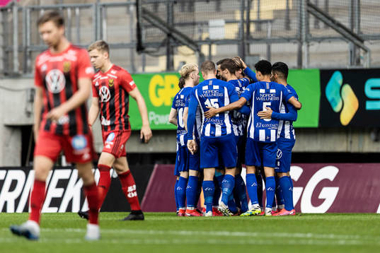 IFK Göteborgs spelare jublar