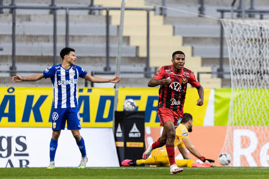 Östersunds Nebiyou Perry jublar