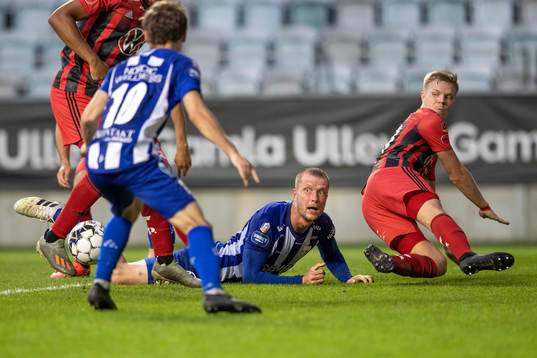 IFK Göteborgs Jakob Johansson mot Östersunds Eirik Haugann
