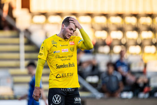 Mjällbys Jacob Bergström deppar