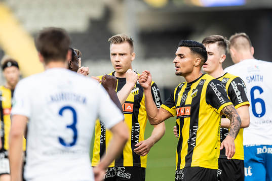 Häckens Alexander Söderlund jublar