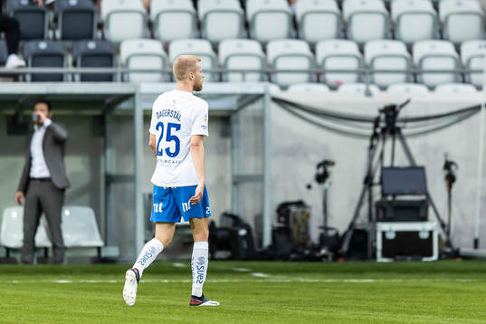 IFK Norrköpings Filip Dagerstål lämnar planen