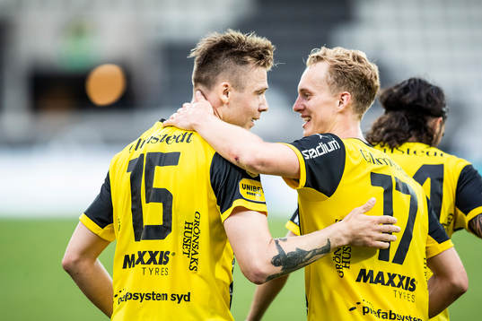 Häckens Alexander Söderlund och Gustav Berggren jublar