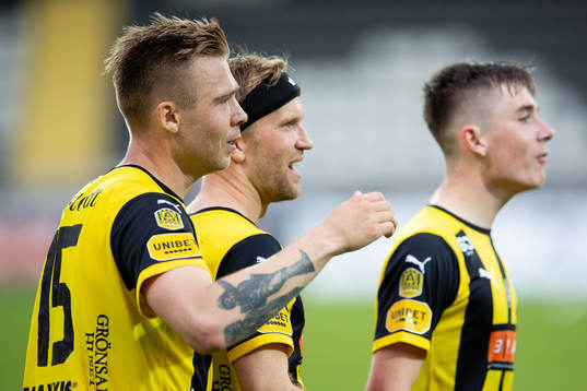 Häckens Alexander Söderlund jublar