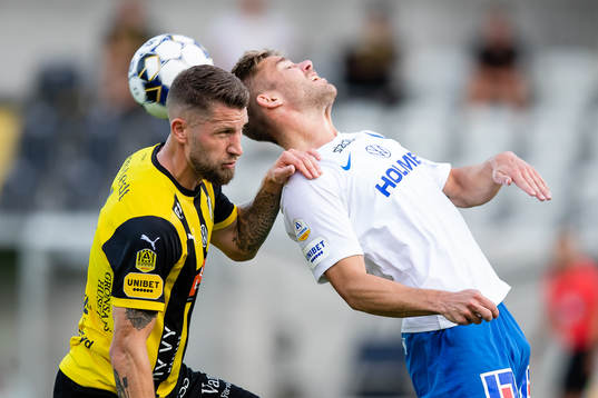 Häckens Joona Toivio och IFK Norrköpings Christoffer Nyman