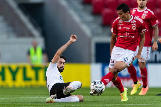 Örebros Nahir Besara och Kalmars Romário Pereira Sipião