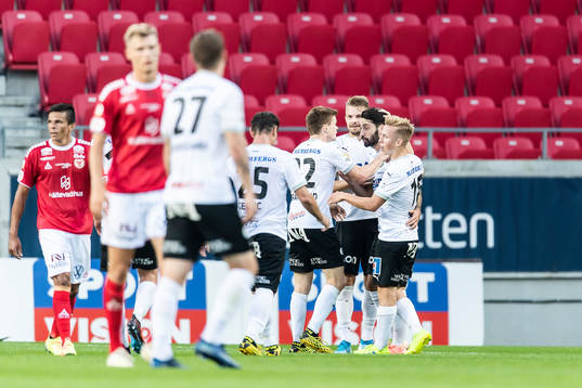 Örebros Nahir Besara jublar
